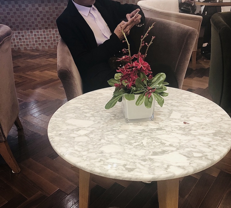 風華絕代-河南省·鹤壁市·淇县--身高180 体重120,接寄拍 衣服 首饰 鞋都可以接,没有不良嗜好,