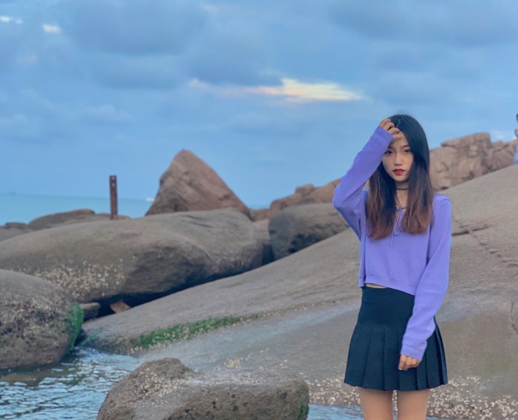 缠绵-山东省·济南市·槐荫区-迪丽冰冰-买家秀 会拍照会p图会穿搭
接买家秀 穿搭 寄拍之类的 会拍照 全身半身露脸都可以