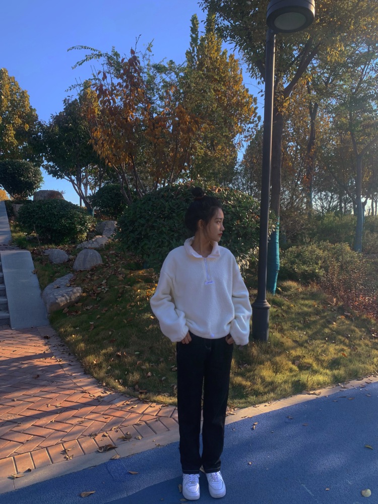 缠绵-山东省·济南市·槐荫区-迪丽冰冰-买家秀 会拍照会p图会穿搭
接买家秀 穿搭 寄拍之类的 会拍照 全身半身露脸都可以