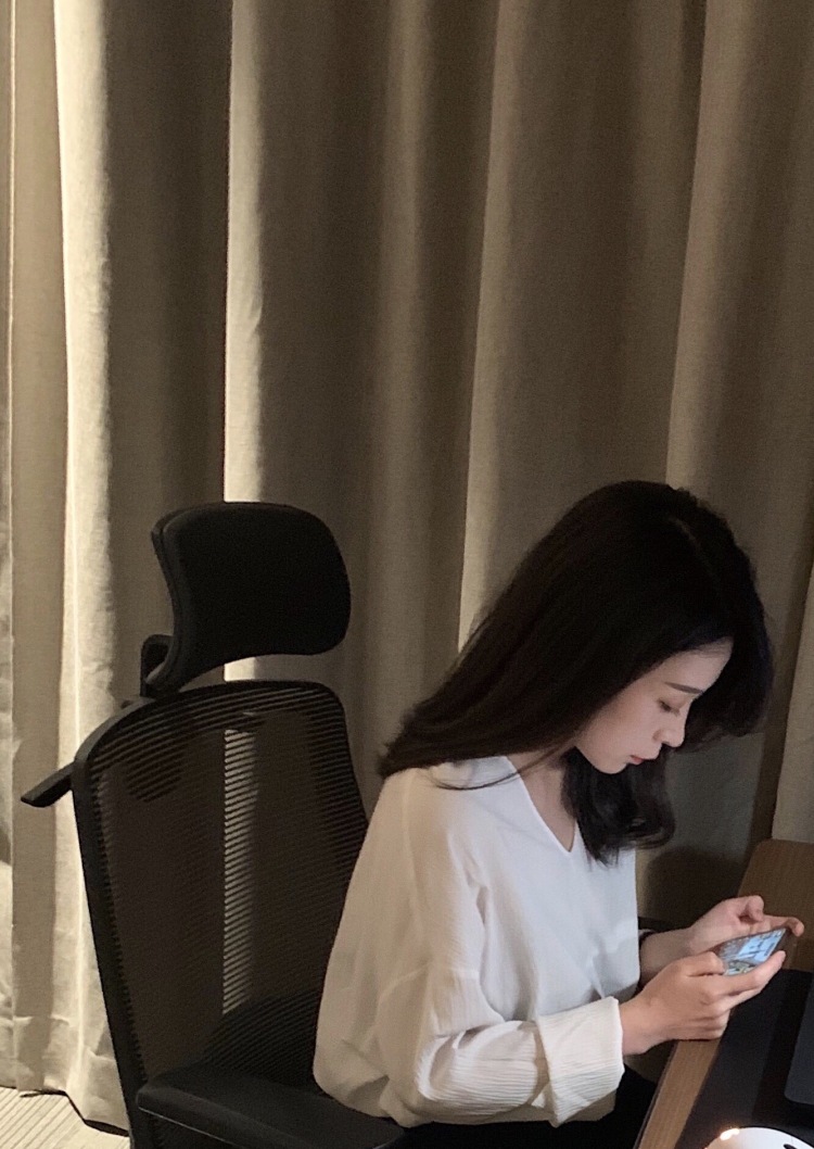 栗子-浙江省·杭州市·西湖区-微博、***、光芒-杭州互联网公司HR小姐姐，热爱穿搭、分享生活，合适的单子欢迎来砸哦～