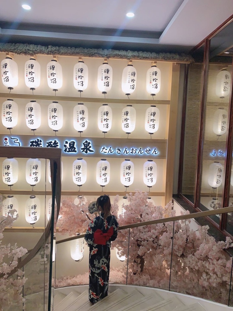 Cherry张-上海市·上海市·静安区--擅长拍照，探店打卡，具备一定文字功底，意向做寄拍模特，欢迎联系我