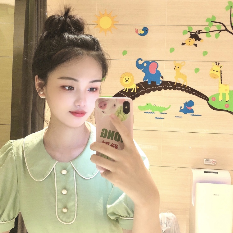 ʚ嘉嘉ɞ 🍒-江苏省·苏州市·姑苏区--喜欢拍照 p图技术自认为是不错的 偶尔也会去打卡一些网红店 更多是想拍拍买家秀