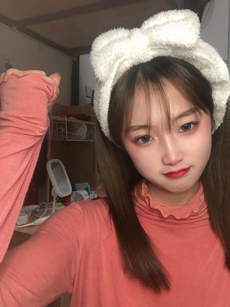兔子的尾巴掉了-山东省·日照市·东港区-抖音 微博 ***-没有什么特长平常爱拍照 爱搭衣服 性格活泼开朗 爱在短视频发布一些视频