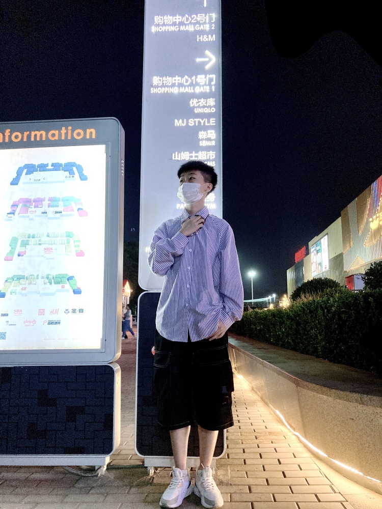 王易燃丶-山西省·太原市·万柏林区--喜欢穿搭，风格不定，脾气好，有耐心，希望可以和各位老板合作，拍好看的照片，给老板们带来利益，合作共赢