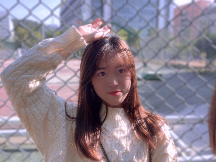 🍓草莓味的👧-广东省·广州市·番禺区--身高165，体重92，衣服鞋子包包化妆品饰品都可，各类风格都可驾驭