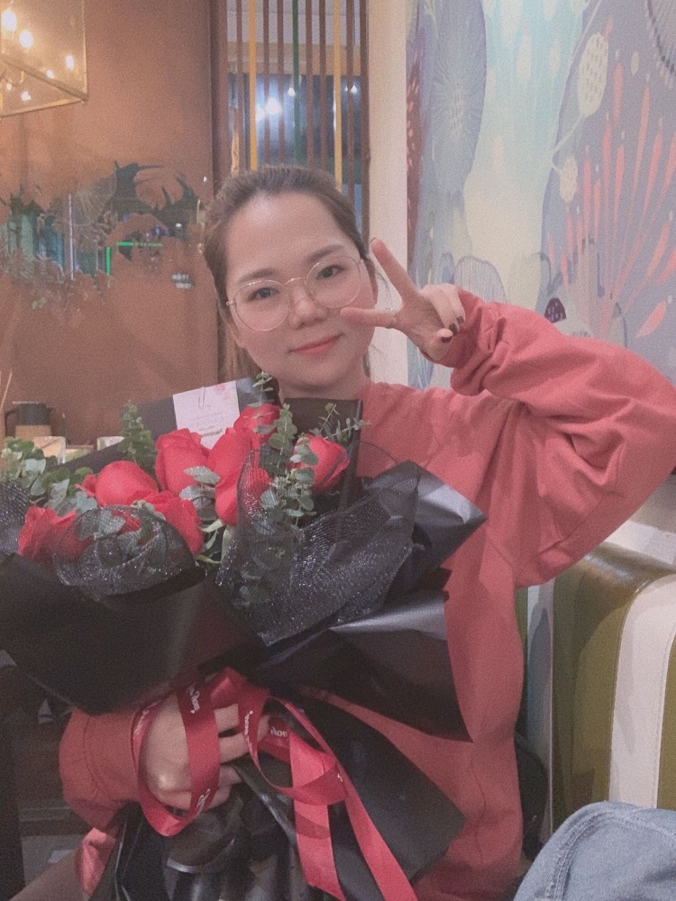 小菜鸭-广东省·广州市·番禺区--本人是自由职业者，很喜欢拍照📷，所以想尝试一下网拍，探店之类的。