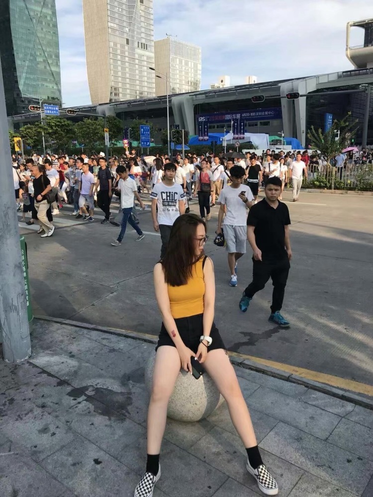 小菜鸭-广东省·广州市·番禺区--本人是自由职业者，很喜欢拍照📷，所以想尝试一下网拍，探店之类的。