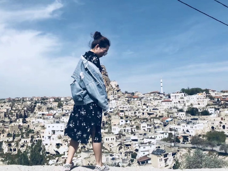 小菜鸭-广东省·广州市·番禺区--本人是自由职业者，很喜欢拍照📷，所以想尝试一下网拍，探店之类的。