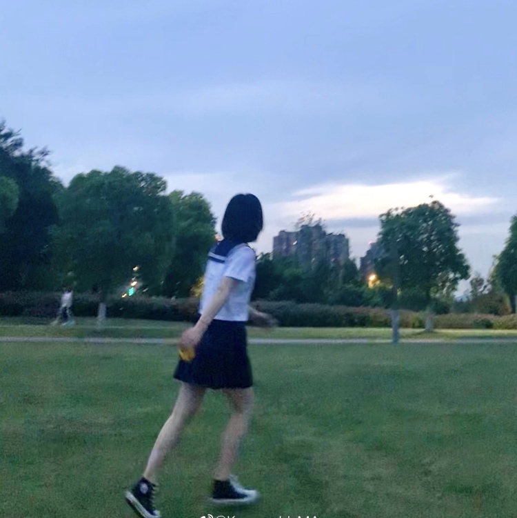 马紫苏-江苏省·南京市·建邺区--身高163，体重100，会跳jazz，比较喜欢拍照和拍视频，目前从事的是跨境电商阿里巴巴平台运营.