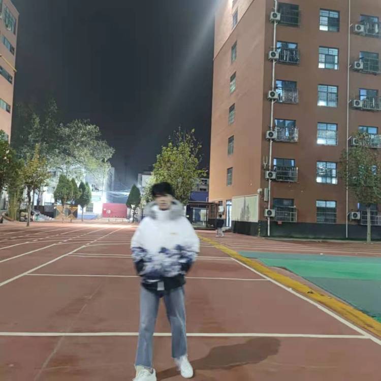 杨,午後-河南省·郑州市·惠济区-快手-然后。增加快手粉丝一个快手拍照爱好者，帮你们带衣服