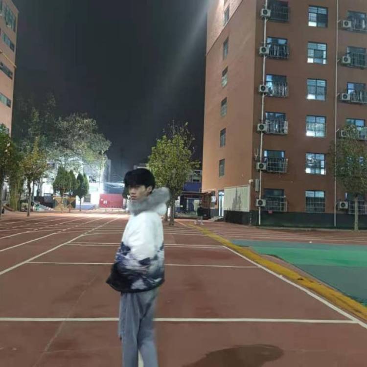 杨,午後-河南省·郑州市·惠济区-快手-然后。增加快手粉丝一个快手拍照爱好者，帮你们带衣服