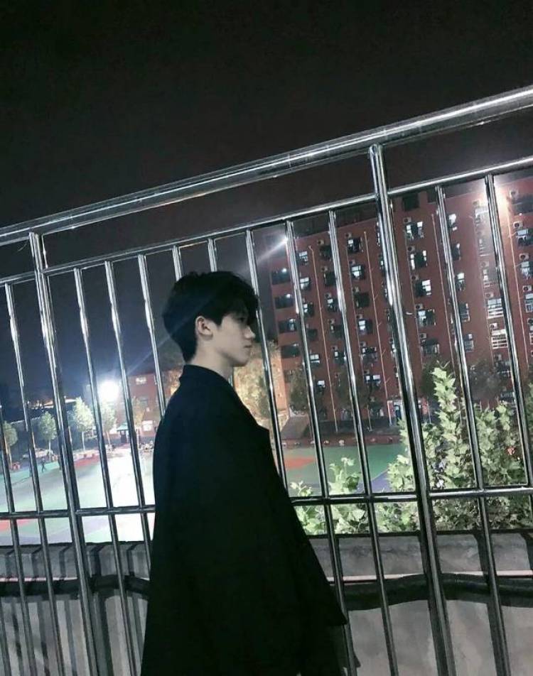 杨,午後-河南省·郑州市·惠济区-快手-然后。增加快手粉丝一个快手拍照爱好者，帮你们带衣服