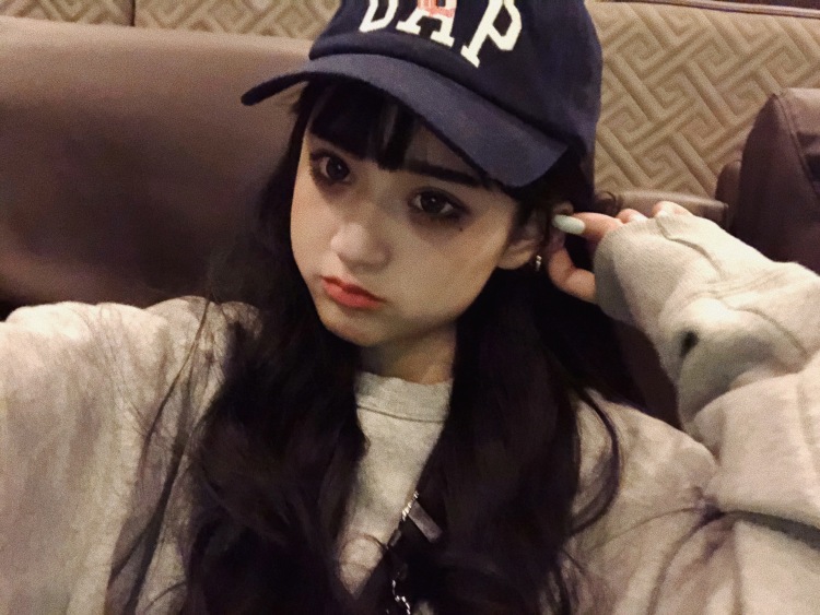 殺手-重庆市·重庆市·渝北区--喜欢研究衣服和穿搭，平日喜欢打卡店铺，研究陈列细节，和视觉表现，也喜欢电影美食和音乐