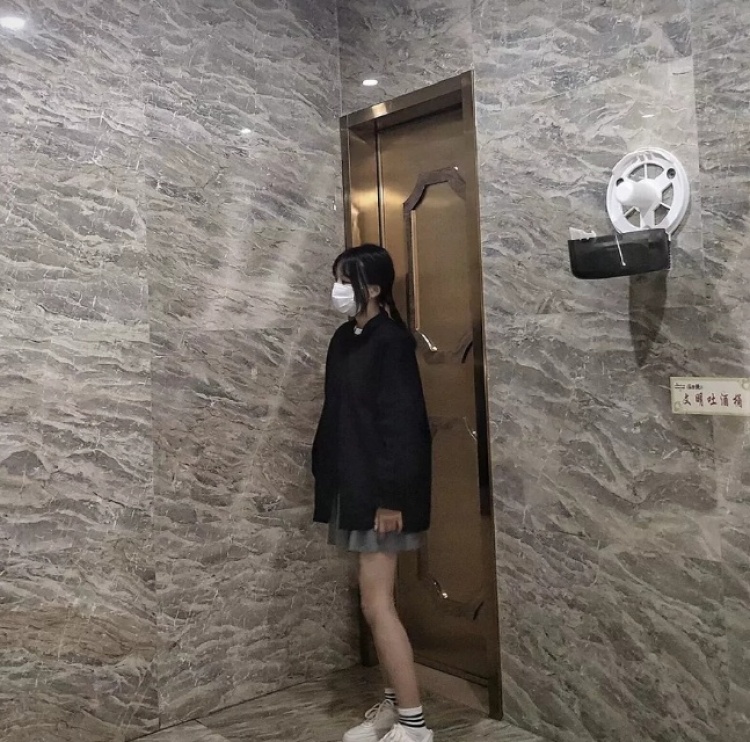 蓓蓓-江苏省·徐州市·邳州市-快手-网拍 模特 淘宝模特都可以  接衣服化妆品鞋子等  耳饰发饰之类的几块钱也不嫌少