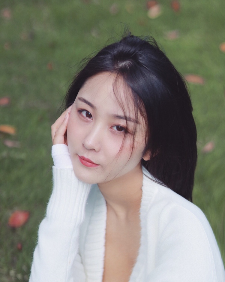 媛媛🌞-上海市·上海市·闵行区-抖音 微博 快手 -会搭配 拍照 会P图 出片快 适合各种风格
网拍 买家秀 代拍 直播带货 开箱视频 测评
身高165 体重101