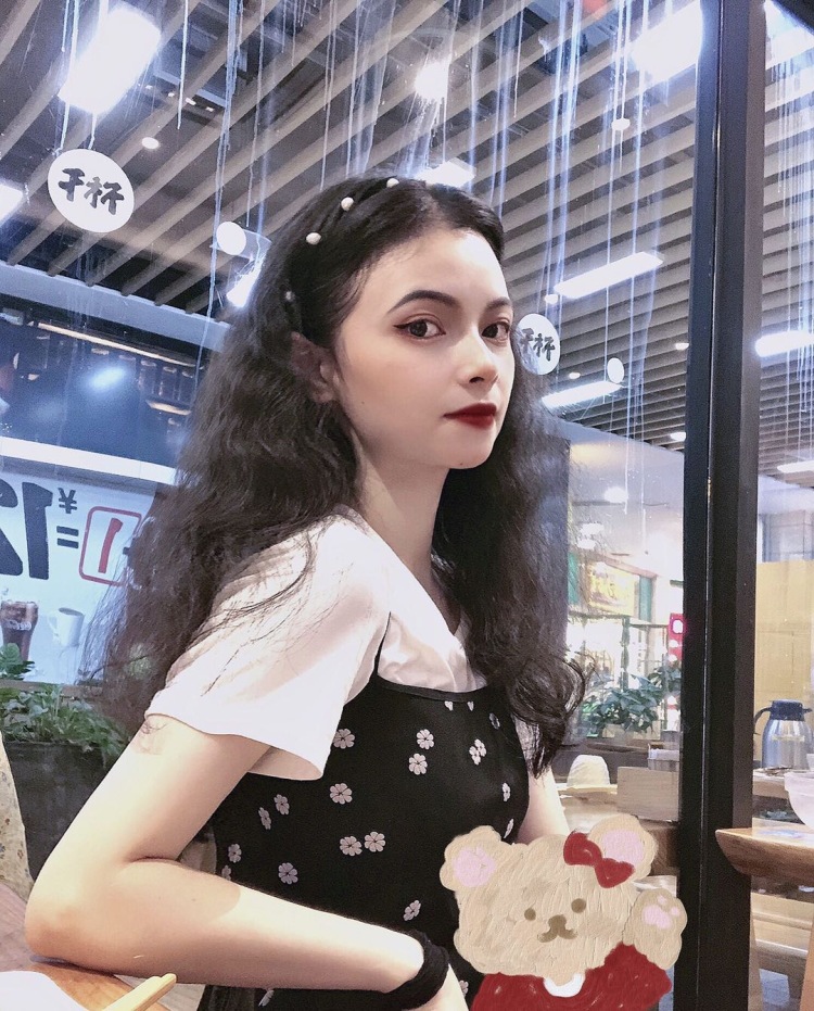 三月-广东省·佛山市·禅城区-从***来的-平时喜欢拍照自拍拍视频美妆喜欢画画,可以接寄拍,网拍,平面拍摄等,如有需要的商家可以联系我喔