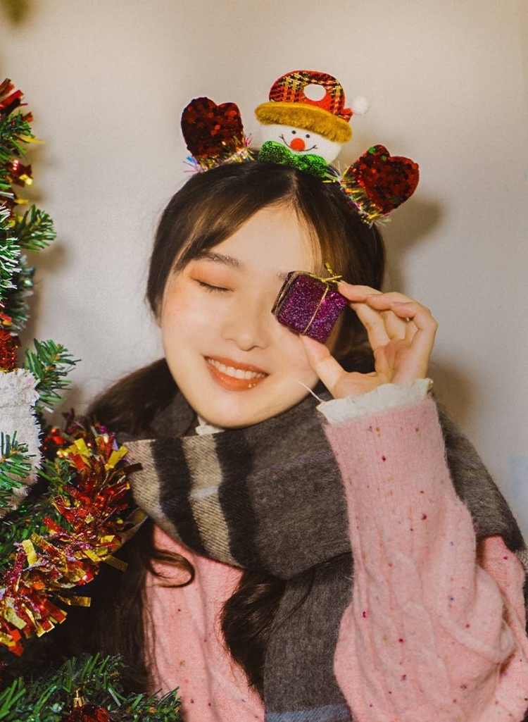 小小佳🤪-重庆市·重庆市·南岸区--我是一个重庆女摄影师，现需要做个网拍兼职，我的朋友就是我的模特，她个子不高，是个小个子，非常适合日系风格的服装。