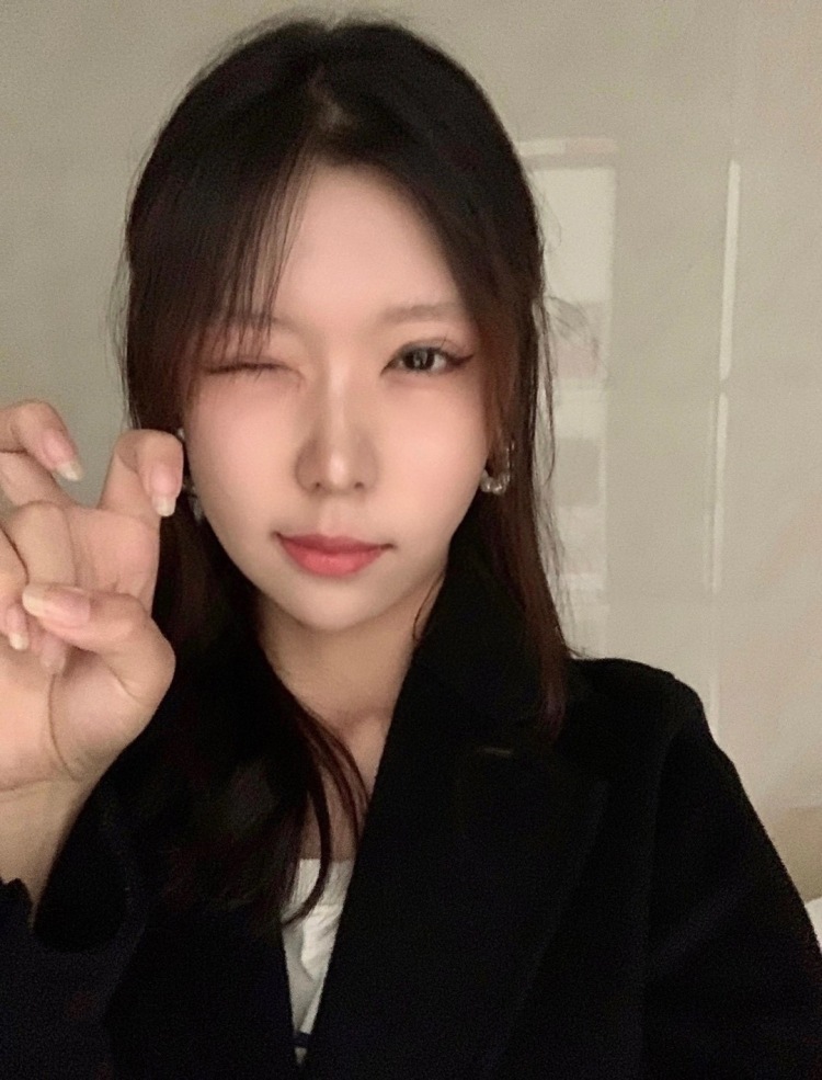 小怡很nice啊！-辽宁省·营口市·站前区--我的职业是学生，想利用放假期间做点兼职赚钱！照片就是简单的照一下！本人身高168 体重95斤可以接单