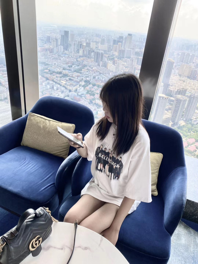 小怡很nice啊！-辽宁省·营口市·站前区--我的职业是学生，想利用放假期间做点兼职赚钱！照片就是简单的照一下！本人身高168 体重95斤可以接单