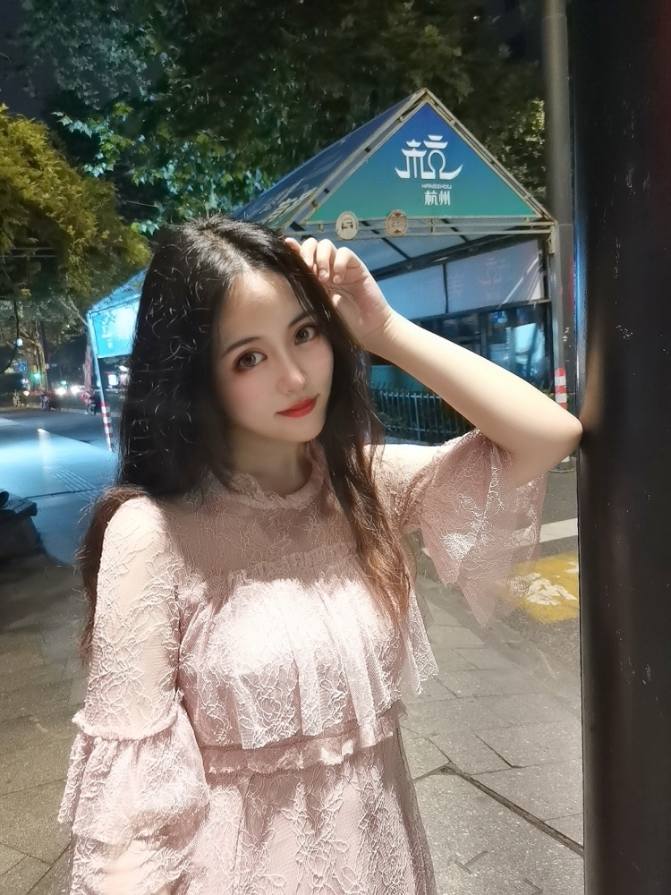 薇薇安-甘肃省·兰州市·城关区-微博-985硕士研究生，平时课程少想找点喜欢的事情，拍照出图快质量高，可配合写文案。
