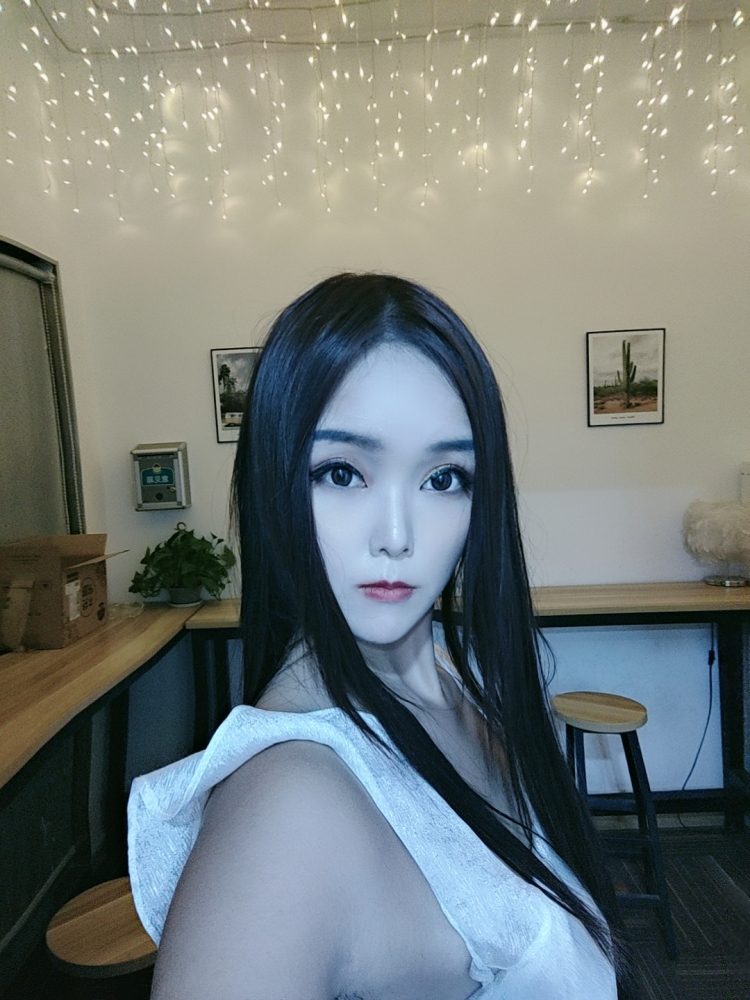 小倩-广东省·深圳市·福田区--身高171，特长美术、跑步，兴趣平面模特网拍模特，喜欢日结工资，目前职业主播不是很喜欢。