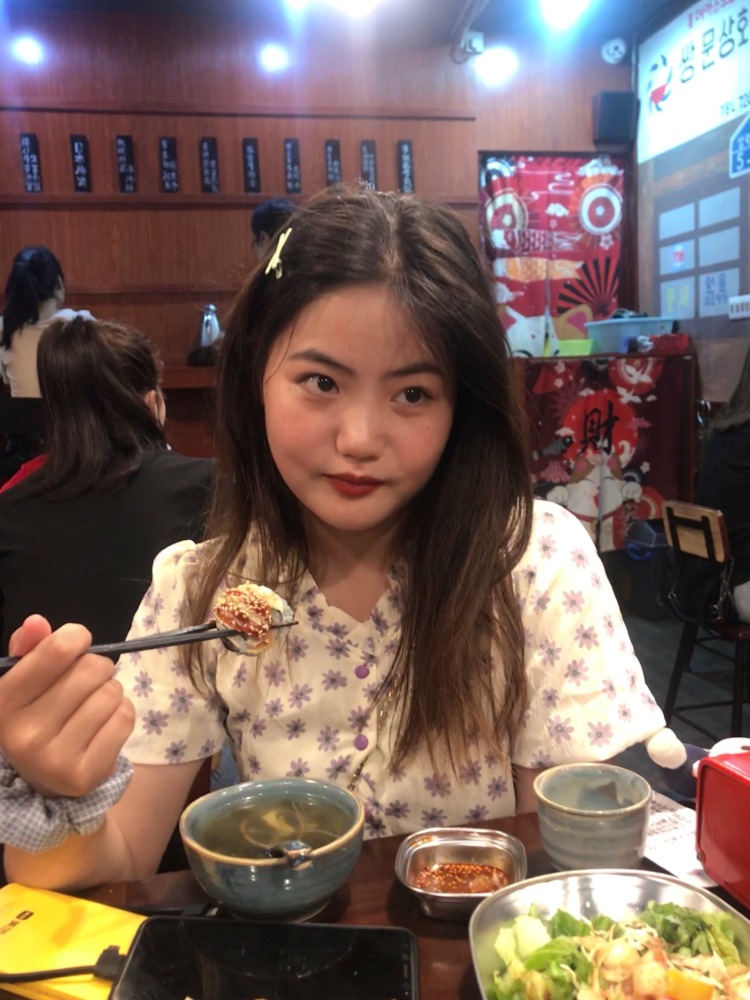 不吃香菜-广东省·深圳市·南山区--各位老师好：
       本人平时的兴趣爱好就是拍照和调色，因为脸有点圆  ，比较偏向于韩系可爱风。 可以做服装、配饰、探店等内容 。经常会有朋友会问衣服或者包包的链接，我相信自己一定能做好！希望自