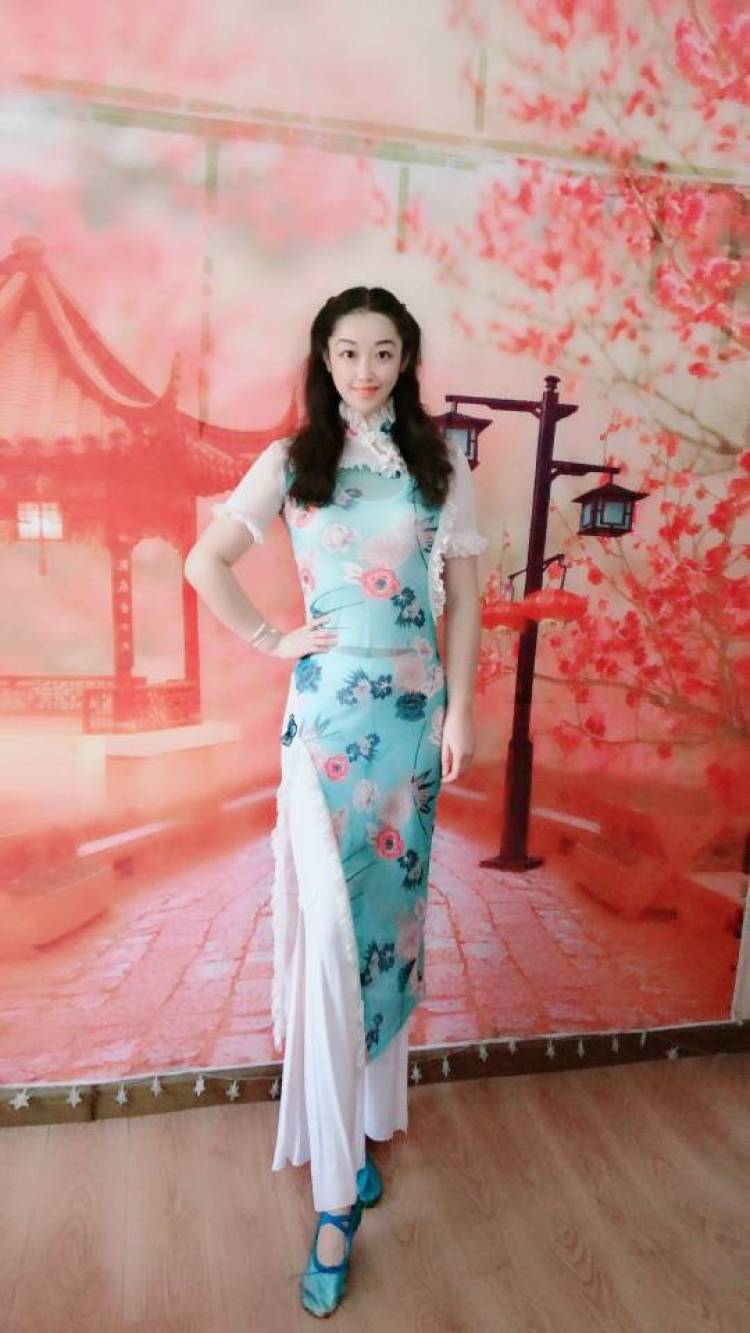 🎀 瑜盈盈👸-黑龙江省·哈尔滨市·道里区--能歌善舞，好身材，身高173，体重120，文艺主播，模特礼仪，可以接网拍，买家秀