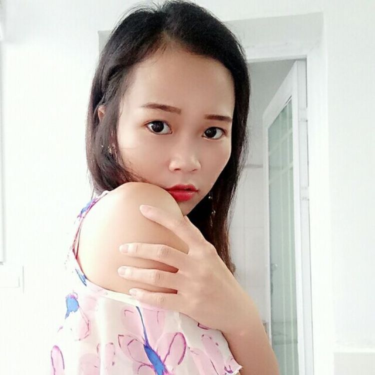 菠萝小野马🔱-广东省·深圳市·光明区--164,94斤的双子座小妮子,喜欢买衣服、喜欢饰品、喜欢穿搭,喜欢表现自己~自己是舞蹈专业毕业,气质拿捏得死死的,希望通过自己的努力💪,完成自己的小小梦想