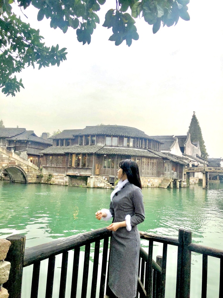 思源-浙江省·台州市·天台县-抖音,微博,***,b站,快手-您好我是思源。
自由时间,5G冲浪,风格多变,可凹造型。
有稳定的微博/***/抖音。
jk/汉服/旗袍/迷彩服/cosplay/韩风/中性风/工装/潮牌/名媛风/异域风格/健身瑜伽🧘♀️皆可。
接