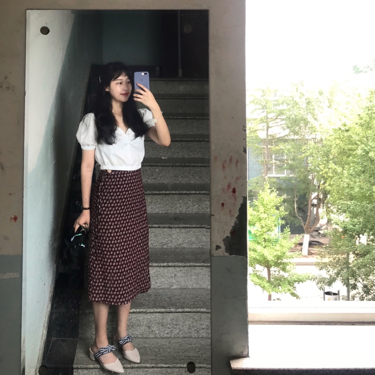 思源-浙江省·台州市·天台县-抖音,微博,***,b站,快手-您好我是思源。
自由时间,5G冲浪,风格多变,可凹造型。
有稳定的微博/***/抖音。
jk/汉服/旗袍/迷彩服/cosplay/韩风/中性风/工装/潮牌/名媛风/异域风格/健身瑜伽🧘♀️皆可。
接