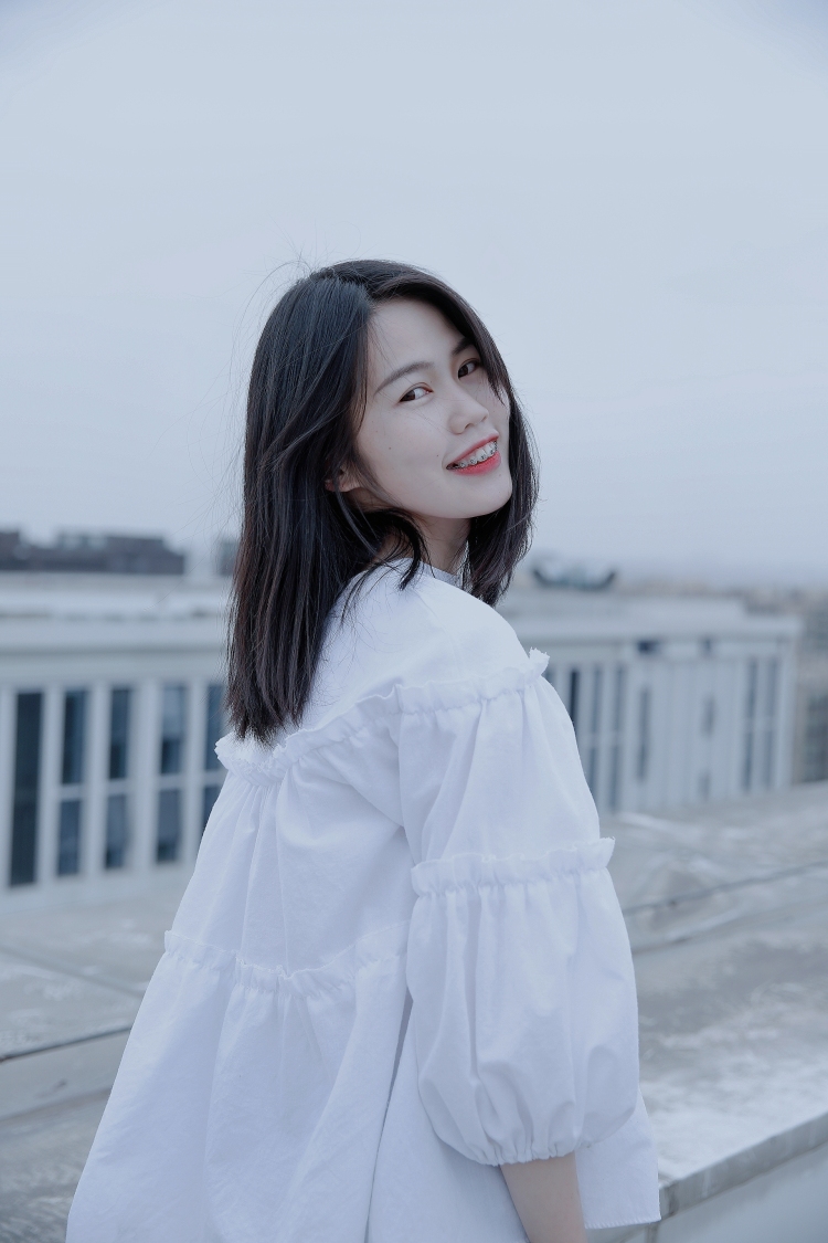 黄麗🐰-四川省·成都市·成华区-抖音,微博,***-专业化妆师,衣品好,审美高,身高162,体重43,有自己的摄影工作室,平时喜欢旅游,拍照,可接买家秀,开箱测评种草,探店打卡