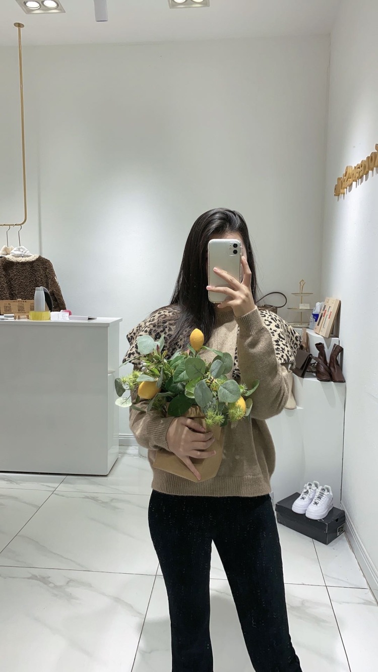 张-女-S-重庆市·重庆市·梁平区-快手,抖音-特长拍照,兴趣爱好广泛需要接一些买家秀和网拍之类的东西没有经验但是会好好做希望能被大老板看到