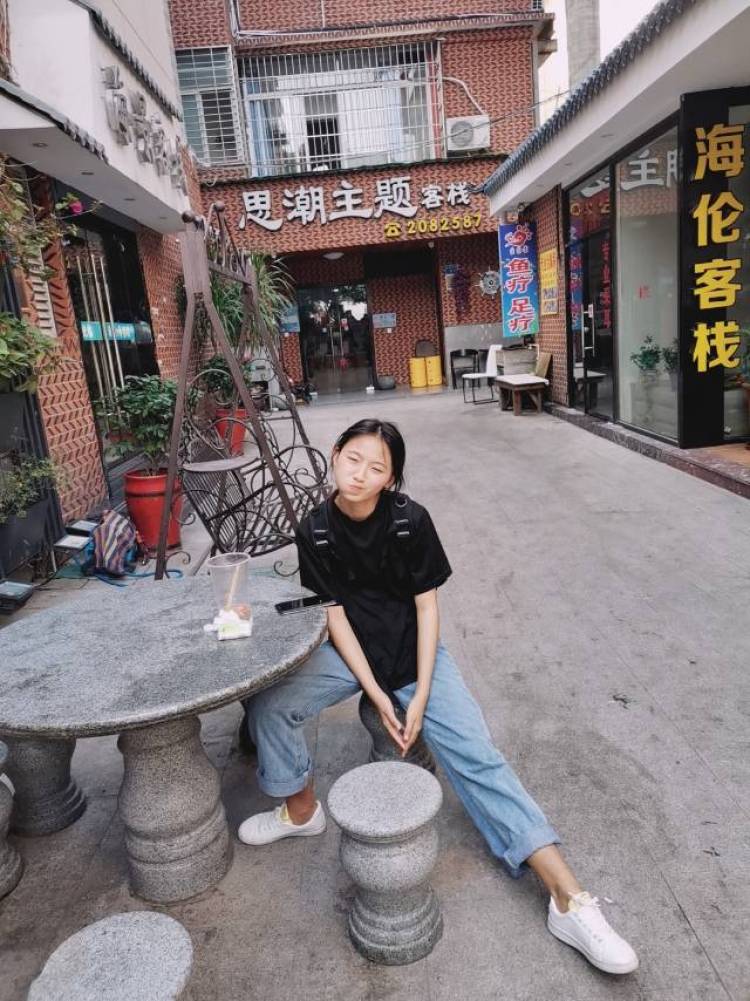阿喂-福建省·漳州市·漳浦县-抖音  快手-网拍
抖音粉丝：2w
快手粉丝：16w
（已无管理这两个账号，）
