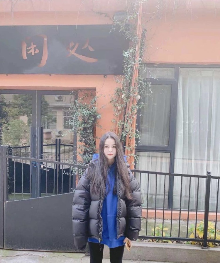 潘潘-湖北省·武汉市·江汉区-***-本人爱拍照,会p图,想接寄拍~
诚信合作,非诚勿扰哈
在职想兼职网拍模特👀