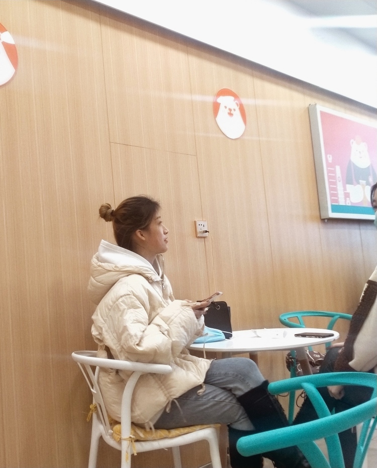 晚风.-江苏省·常州市·天宁区-快手-会拍照会q图。我的身高是168体重96斤 鞋码39 觉得合适的可以联系我 腿直