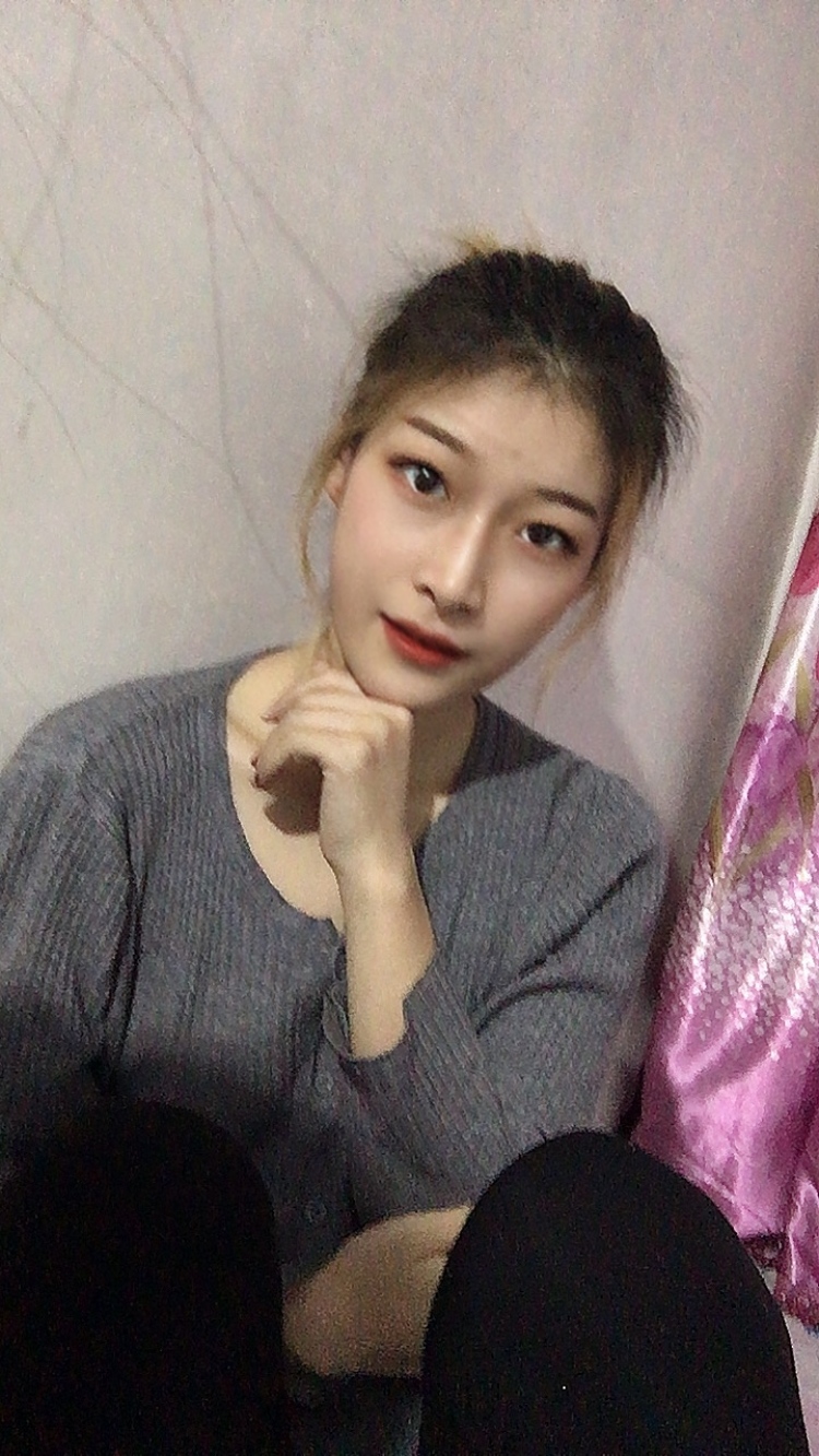晚风.-江苏省·常州市·天宁区-快手-会拍照会q图。我的身高是168体重96斤 鞋码39 觉得合适的可以联系我 腿直