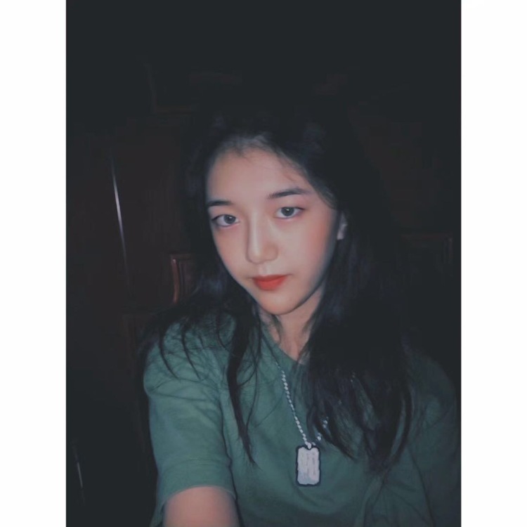 Lois_臻臻-四川省·成都市·锦江区--会拍照 会p图  擅长拍美食 拍局部图 拍风景 擅长拍穿搭