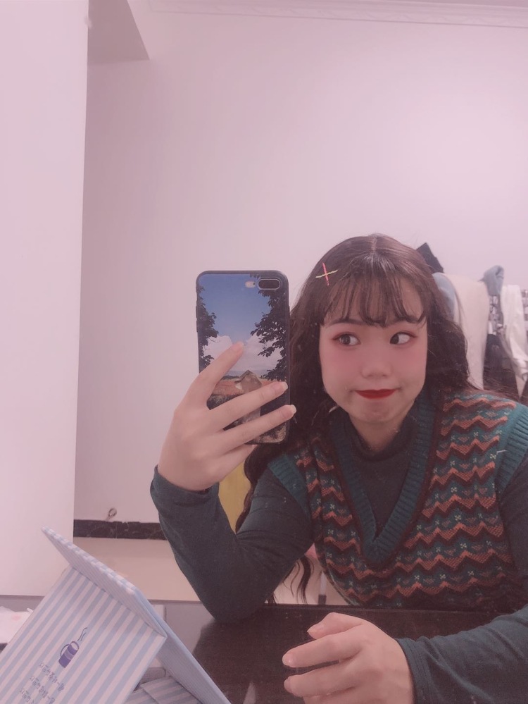 喵喵-陕西省·西安市·新城区-微博 *** b站-本人便可爱风多一点，所以jk，学院风等类似风格都可以，设计出身，对于构图，ps，各种app都是熟练运用的，有一定的审美的