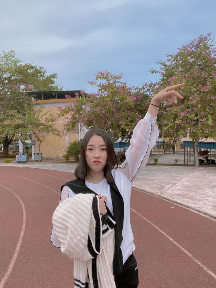 小蘑菇-广东省·广州市·番禺区-***-接单范围:***,种草笔记软文创作发布;开箱评测,录制短视频~