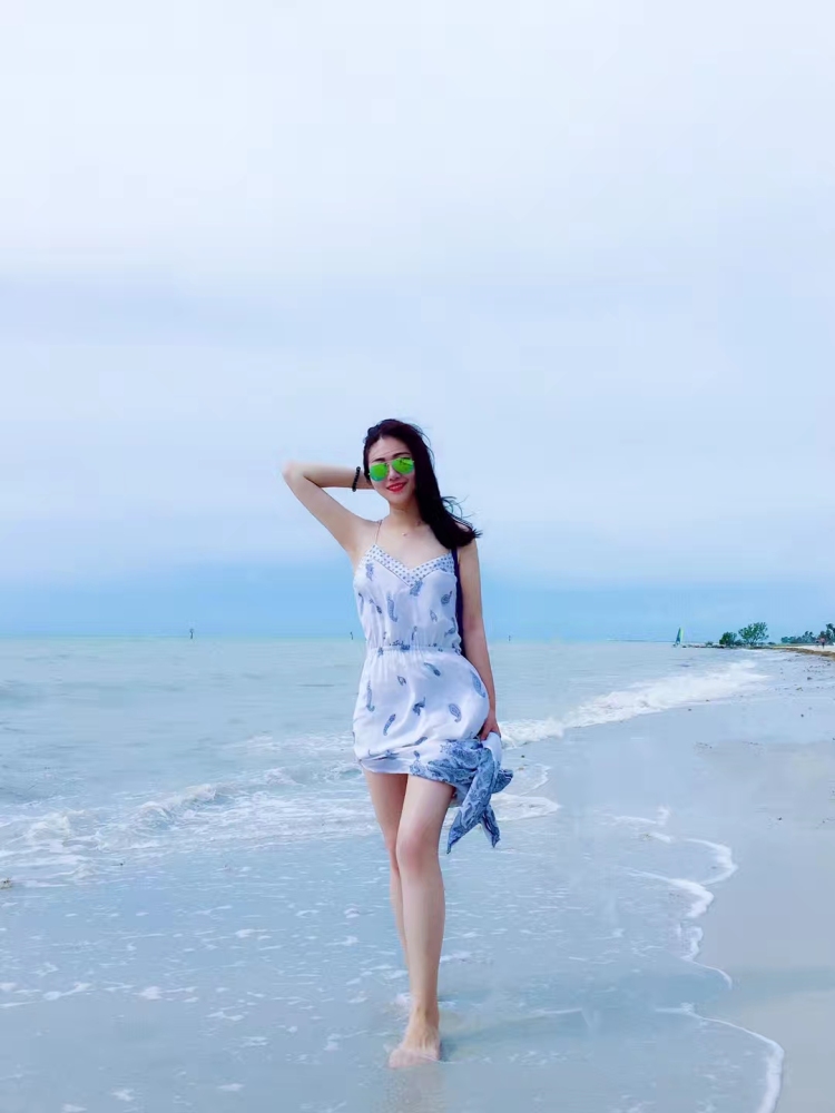 小妍-黑龙江省·哈尔滨市·南岗区--我的特长是跳舞 爱好是画画 身高177 体重55公斤 个性开朗活泼 平时会做平面模特 礼仪模特，网拍模特的工作