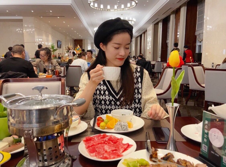 梦瑶-浙江省·温州市·乐清市-抖音 微博 *** 快手-喜欢拍照拍视频 可接买家秀 寄拍 短视频vlog创作 免费试用 (衣服饰品类都可以)