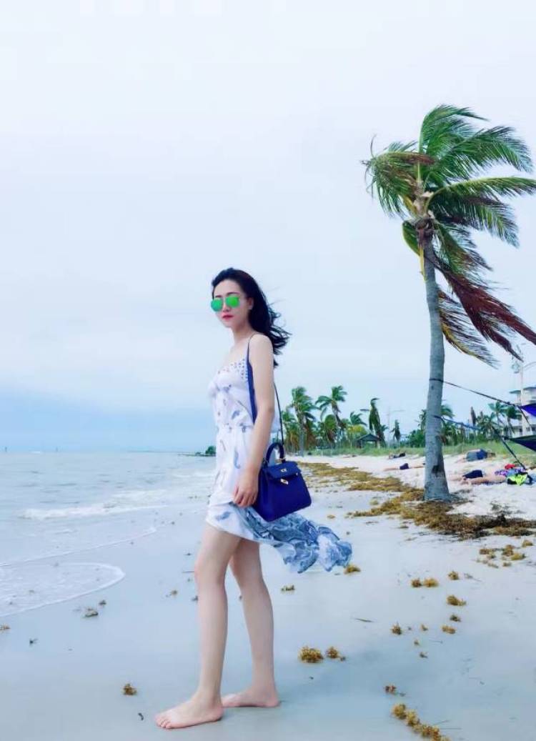 小妍-黑龙江省·哈尔滨市·南岗区--我的特长是跳舞 爱好是画画 身高177 体重55公斤 个性开朗活泼 平时会做平面模特 礼仪模特,网拍模特等工作
