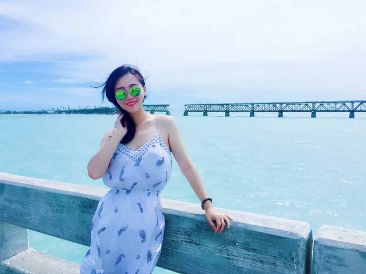小妍-黑龙江省·哈尔滨市·南岗区--我的特长是跳舞 爱好是画画 身高177 体重55公斤 个性开朗活泼 平时会做平面模特 礼仪模特,网拍模特等工作