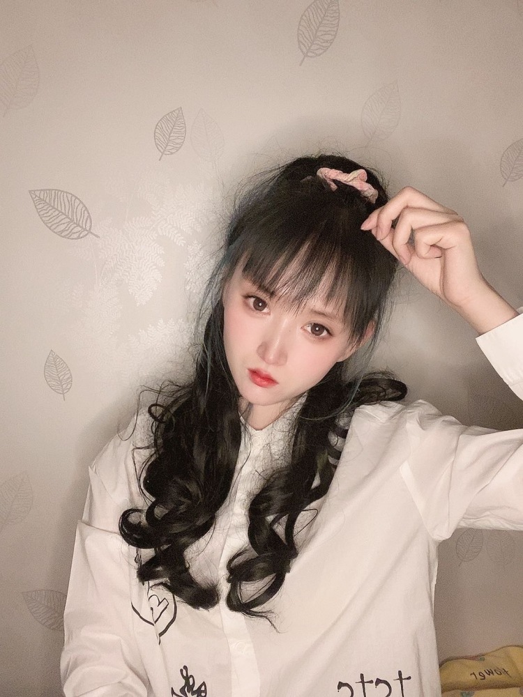 郭小玲-黑龙江省·鹤岗市·工农区--比较会拍照修图，之前开过女装店，对搭配这方面有经验，拍照这方面也是高要求高质量。本人时间多，出图快！完美主义者就是我！