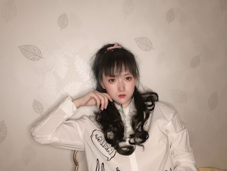 郭小玲-黑龙江省·鹤岗市·工农区--比较会拍照修图，之前开过女装店，对搭配这方面有经验，拍照这方面也是高要求高质量。本人时间多，出图快！完美主义者就是我！