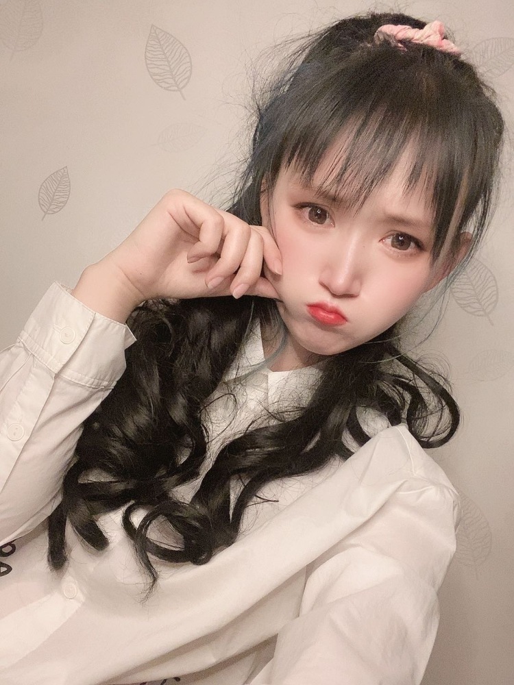 郭小玲-黑龙江省·鹤岗市·工农区--比较会拍照修图，之前开过女装店，对搭配这方面有经验，拍照这方面也是高要求高质量。本人时间多，出图快！完美主义者就是我！