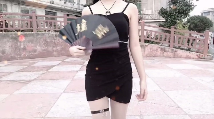 温柔~-江西省·萍乡市·湘东区-快手-开箱测评，拍照高级。种草。买家秀，卖家秀都可。接单，之后。迅速完成任务。，不用等。可拍二次元。或者时尚温柔。都可以驾驭。，身材。1米65。90斤。