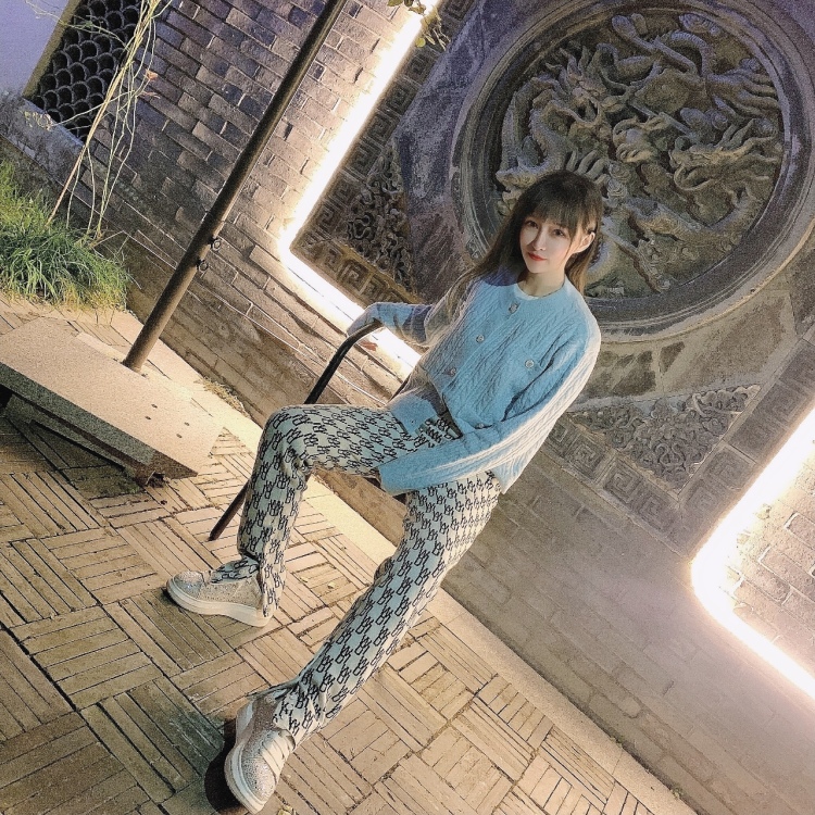 🦋 Ls-江苏省·徐州市·泉山区-抖音 快手 ***-喜欢拍照和买美美的衣服 自己有实体店生意 不过都是司机和工人 不需要自己多忙 想接寄拍 买家秀 送拍 详情页这样的单子 时间比较充足 也想为做服装打打基础