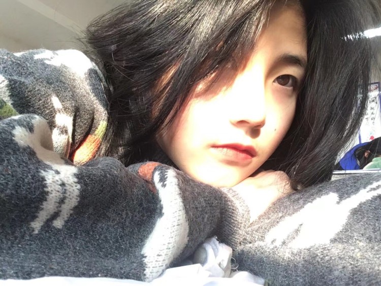 小熙xxx.-湖南省·衡阳市·耒阳市--身高160㎝ 体重 44㎏ 特长美术 声乐 兴趣爱好摄影 想接种草,买家秀,网拍这些单 抖音xkke512 快手xkke0512
