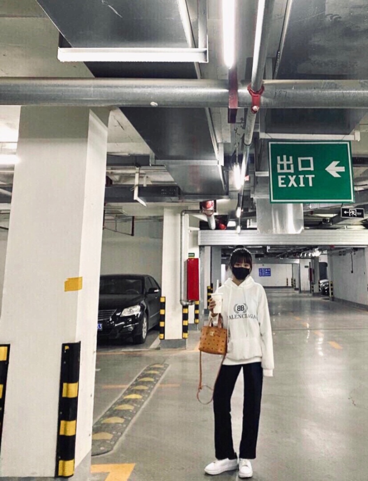賏:-河南省·新乡市·辉县市-快手,抖音,***-我是寄拍模特,也是主播。可以接单买家秀,也可以店铺代播、开箱测评、平面模特兼职、品牌代言